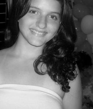16 anos, namorando, alvirrubra, 2° ano do ensino médio, de áries.