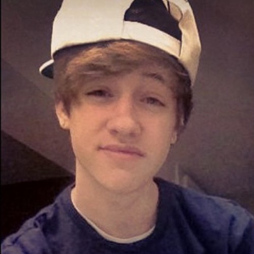 Austin Gray here. Livin the single life. Hit me up. RP