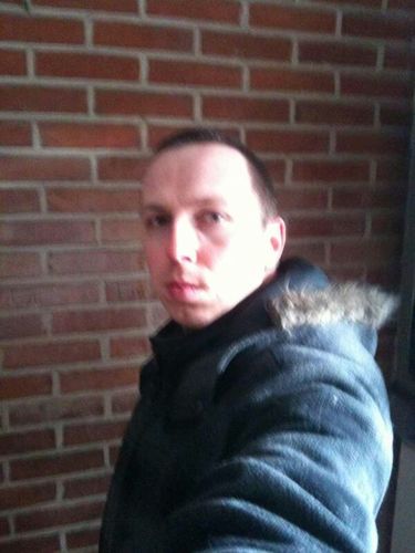 Fallenwizzle's profile picture. 