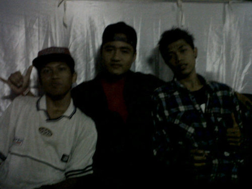 Dirgayusa6's profile picture. jadi diri sendiri sudah cukup bagi gue☺