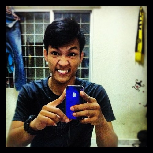 danzolucerano's profile picture. S M I L E