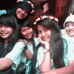 My name Via | 14 Years Old | Grade 9 | 45 JHS | Saya adalah salah satu personil @Nilber_GB ;) | Fight Exnam and Carier