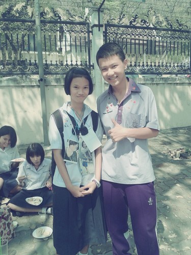Hello llo llo ^^ I'm farng M.1/9 Nakhonsawan School.