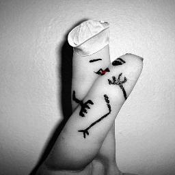 ~ Hay cuatro cosas en la vida que se van y no regresan jamás: una bala disparada, las palabras, el tiempo y las oportunidades ~