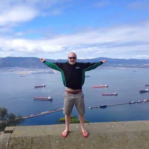 married to Jayne, rugby player for @NewquayHornets, ex @DingsCrusaders. Senior partner @PaintSpotNqy