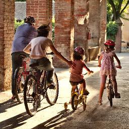 Il mondo è ancora più bello visto dalla sella di una bicicletta. Piemonte Ciclabile: il cuore del Piemonte, un territorio ricco di storia e di cose da scoprire.
