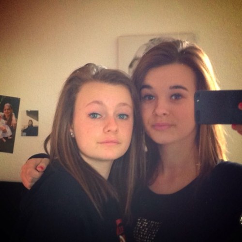 poptheboozesis's profile picture. 