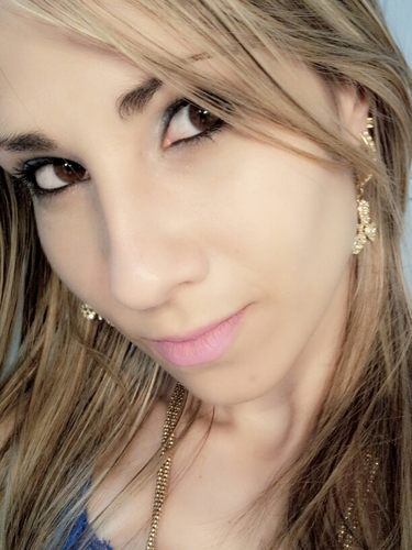 Prefiro acreditar no que me faz bem do que viver uma falsa ilusão ...