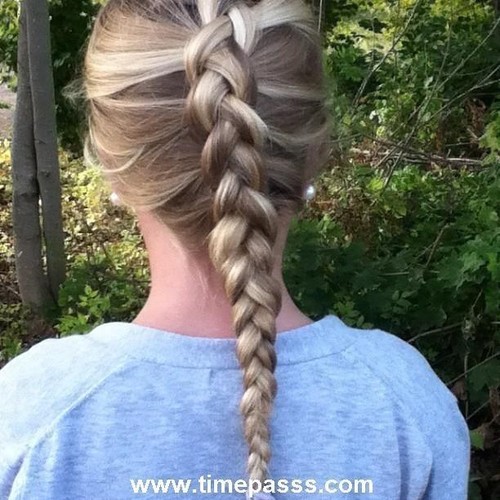 FrontlineLongie's profile picture. Is deep blue sea supposed to be a parody of another film or something?