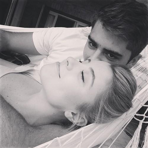 AmyJeanW's profile picture. negative af.