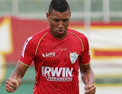 Jogador de futebol Atualmente na Portuguesa de Desportos SP.