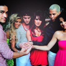 Meus Amores-Divos-@DulceMaria @ChristopherUck @Anahi @PonchoHD @MaiteOficial @Christiancha
a Criadora - @JordaneEvelyn