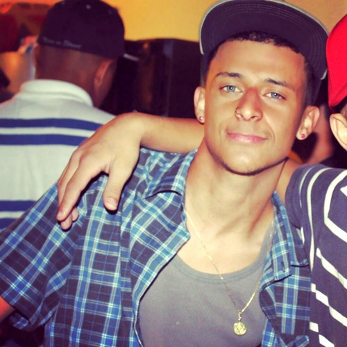ME SEGUE QUE EU FAÇO O RESTO 

 s2 RAAAWR s2