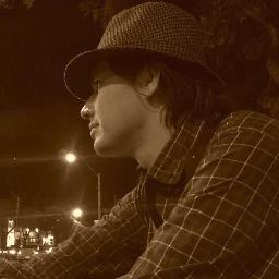 moderadamente demente;)🎭 Camarografo🎥, Editor💻, realizando resolución Audiovisual🎬 
Futuro Presidente de la República📰