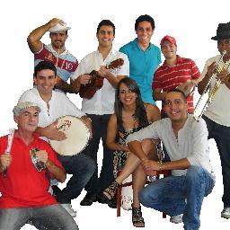 Banda mineira criada no final de 2006 com o objetivo de difundir a tradição e a alegria do samba de raiz e suas várias vertentes.