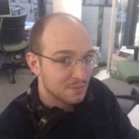 Développeur mobile fullstack, expert Android, dev backend Java, NodeJS, et ops à ses heures avec docker et AWS. Un geek de la pire espèce.
