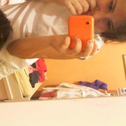13 , melhor amiga da @Lari_Mathoso , abençoada por Deus e bonita porque papai fez bem . HAHAHA
