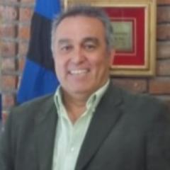 Entrenador de fútbol. Buen padre, amante del fútbol espectáculo.
