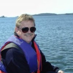 Independent hi-tech exec, 25+ years in global sales to large multi-nationals, MindCrea, getDealDone owner