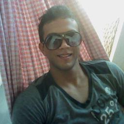 baixista de uma banda evangelica,  gosto demusica , rock roll ,gospel,reave metal  .  e sou servo do DEUS todo poderoso.