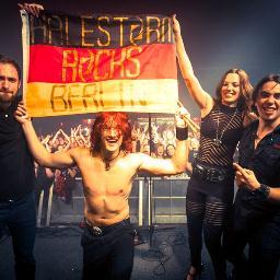 LZZYbirds's profile picture. Halestorm support \m/ News, pics & everything a real #Freak needs. ;)