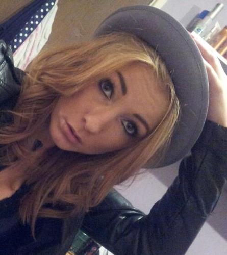 I'm a hair stylist.. All about dnb & house and a smoke ;) instagram- @sweetnuttah