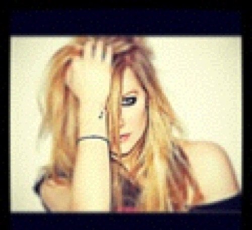 EnasA7la's profile picture. 