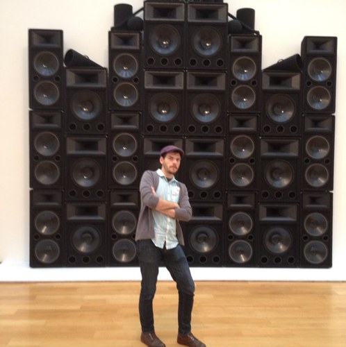 theguardattacks's profile picture. Intermittently flipping punk records between rounds of Pac-Man