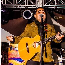 Banda de gran versatilidad que se inicia  en Mérida, en el año 2003, Bajo la dirección de Marco Urbina, compositor voz,  líder y guitarrista.