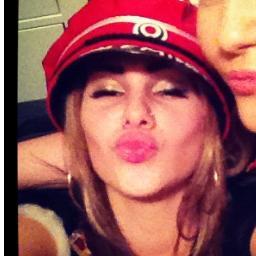 Denuheldige's profile picture. dark and twisty.. Er det nå man skal si YOLO??