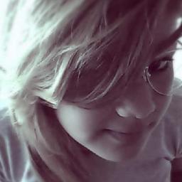 hello my name is LoLa is and I want to ask you guys to follow me, thank you .