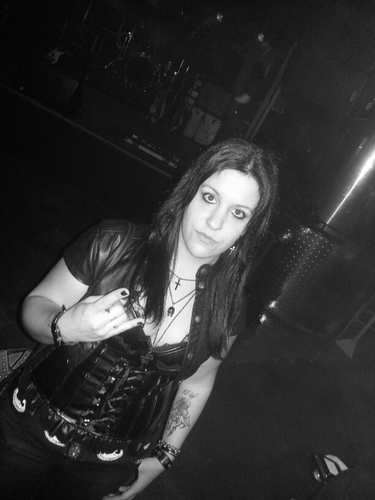 Amo el heavy metal! Love metal por encima de todo! HIM me devolvio la sonrisa. heartagram grabado con tinta en mi piel! Teamer in Him spain.