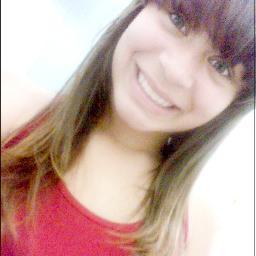 ,, Umaa meninaa quue nasceeu praa seem feeliz naao prefeitta & agradda a ttoddos,, umaa meninaa chatta,, ciumentta, carinhoosa. e aleem dde ttd feeliz
