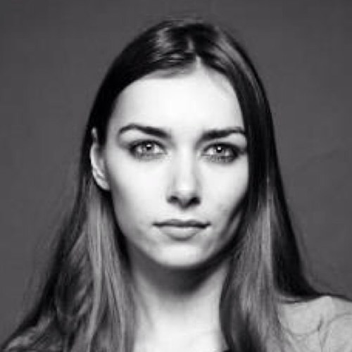Photographer/Fashion Student I love feeling floaty, dripping with fur, growing my eyebrows and... I'm eco friendly