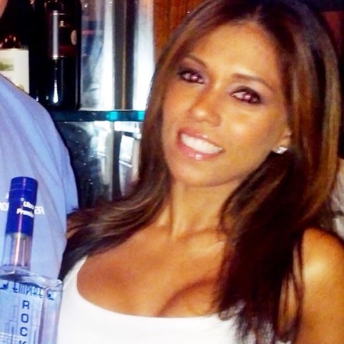 Real Estate.Wine&Spirits.edm connoisseur. kara@vintagerockefeller.com