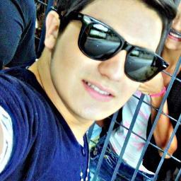 É só falar o teu nome ja sinto meu coração acelerar,minhas mãos suarem e meus olhos se encherem de lágrimas. @luansantana TEAMO ! / Parceiria :@LSloucapaixao_