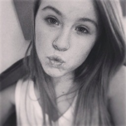 OLD TWITTER - new twitter is @taylormurs_
currently married to Olly Murs. And I love Demi Lovato. http://t.co/T8dKHHXzQb
