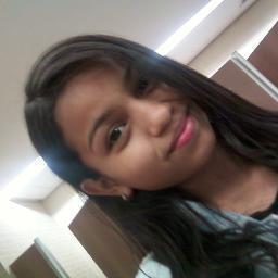 eu sou rockeira gosto mto de rock adoro avril lavigne gosto da saga crepuscolo gosto mto de malina adoro fika com meu amor s2s2s2