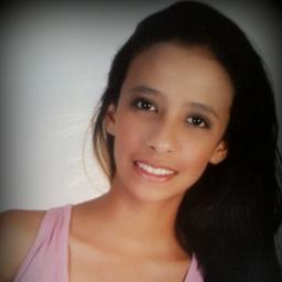 ‎‎Tão menina, mas tão mulher. Tão forte, mas tão fraca. Tão madura, mas tão insensata. Tão alegre, mas tão triste. Tão eu.