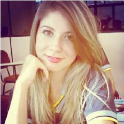 Nascida em 24 de agosto,  cursando o ensino médio, determinada, simpática, protetora e carinhosa com quem gosto. Não forço simpatia pra ninguém!  SPFC ♥