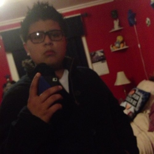 My life....im 14 single l0ve to laugh around  and i play too much ill be honest with the girl that i will out and and hate haters