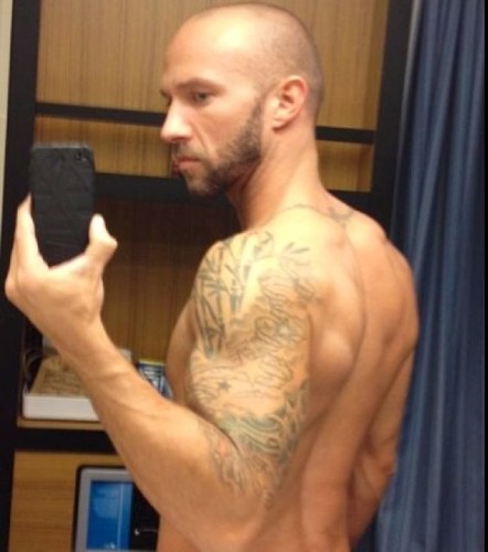 Bearded tattooed Jersey guy living in South Florida. into music, dancing, fashion, and weight training. 420 yes please!