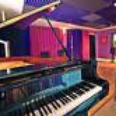 MILIONARECLUBNO's profile picture. 