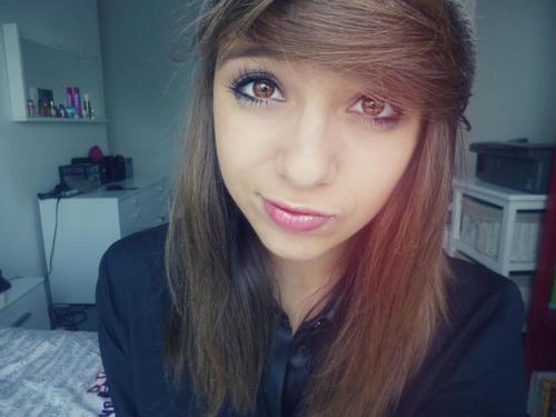 Clemencedsz's profile picture. Crois à ton avenir, ne baisse pas les yeux car les rageuse voudrons te faire tomber