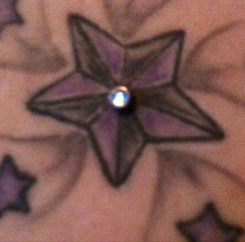 Gamer. Tattooed. Pierced. Movie buff. Check out my live stream http://t.co/hZX3yb1Ptf