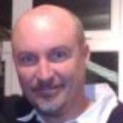 family man who's a reasonable golfer and husband of a famous cake creating wife @clairellacakes- bloody nice chap, likes a beer.