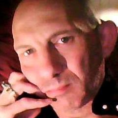 Award winning costume designer calling KNOXVILLE, TN home. Designing original HEAD TURNING creations. Hanging out with friends, family, and laughing alot.