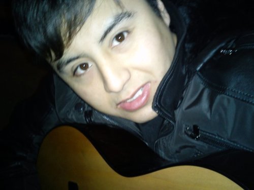 Me gusta la musica.juntarme con amigos..Recitales y obviamente Sexo.drogas y Rock and Roll
