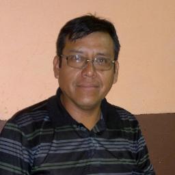 Jujeño. Periodista, asesor pedagógico. Profesor en Ciencias de la Educación. Técnico en Comunicación Social.