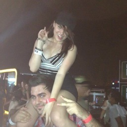 Living it up in Dubai, Half English Half Irish, 19 & loving life.